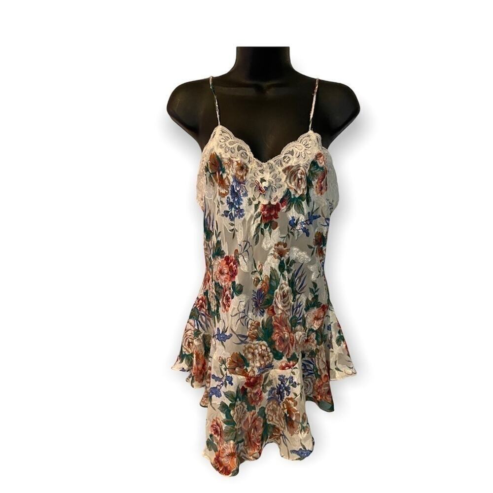 Victoria’s Secret Gold Label Women’s Baby Doll Negligee Size Petite